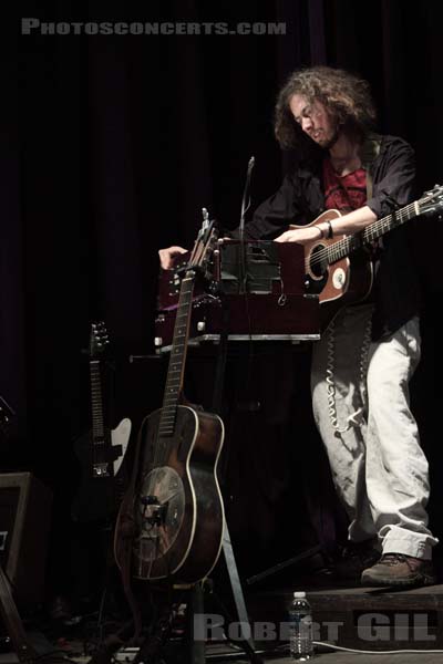 MORIARTY - 2011-04-26 - PARIS - Divan du Monde - Arthur B. Gillette